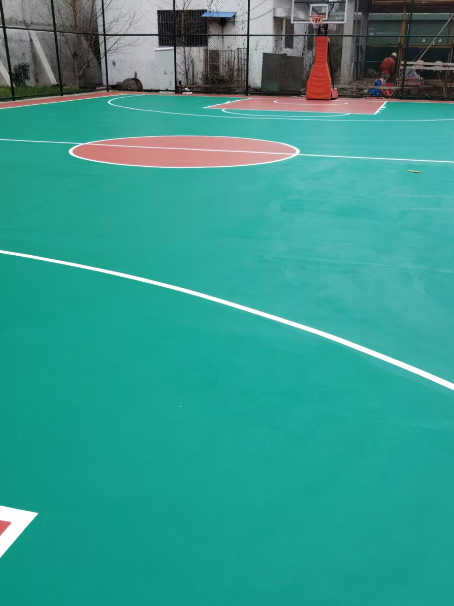 乐安 球场长期使用易出现地面开裂